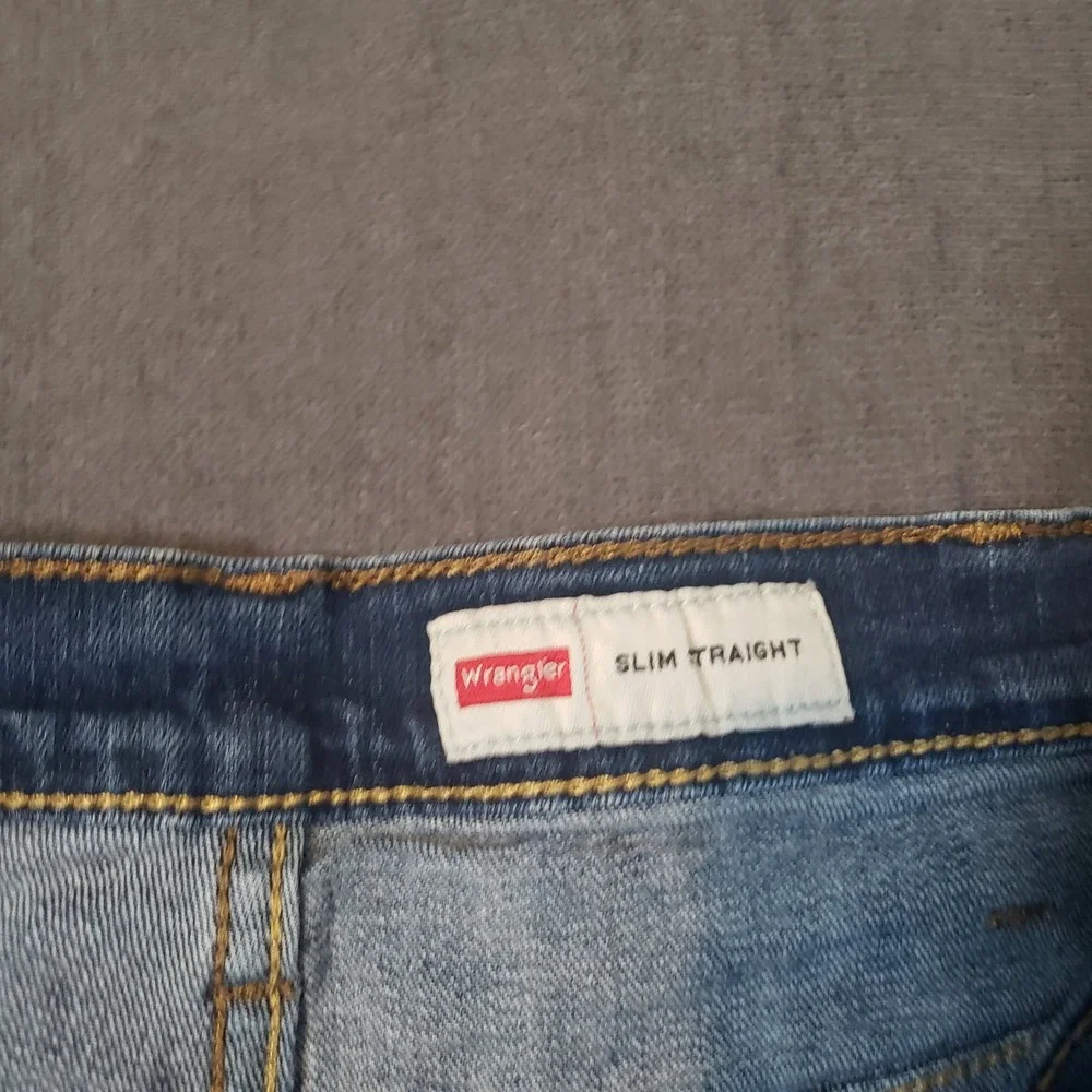 Wrangler Slim Straight Jeans Mens 38x30 Blue Distressed Stretch Denim